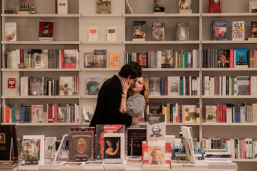 Mexico city wedding photographer, destination wedding photographer, photo session bookstore, photo session mexico city  
