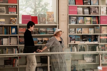 Mexico city wedding photographer, destination wedding photographer, photo session bookstore, photo session mexico city  