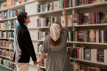 Mexico city wedding photographer, destination wedding photographer, photo session bookstore, photo session mexico city  