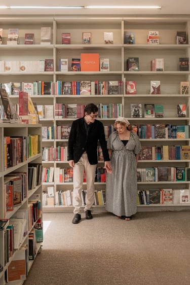 Mexico city wedding photographer, destination wedding photographer, photo session bookstore, photo session mexico city  