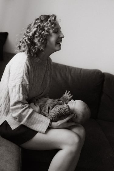 Sophie Sara Fotografie Newbornfotograf in Wiener Neustadt für natürliche Homestroy Babyfotos