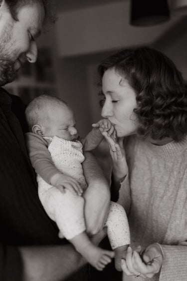 Sophie Sara Fotografie Newbornfotograf in Wiener Neustadt für natürliche Homestroy Babyfotos