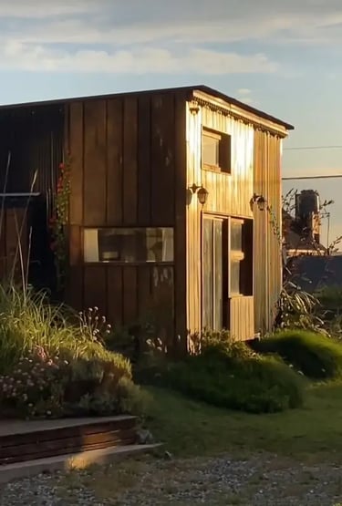 Alojamiento tiny house Tribu de mar y montania a metros del mar y rodeada de naturaleza