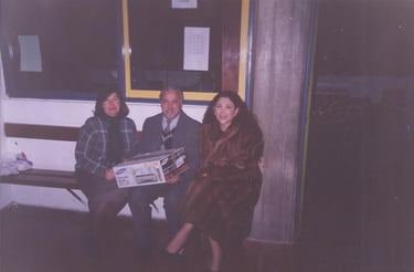 En las escuelas de Necochea junto al mar disfrutamos del cine junto a los alumnos e hicimos donaciones a sus cooperadoras.