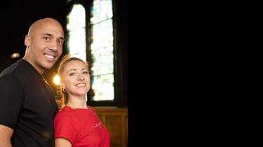 Qué Rico MAMBO  logo