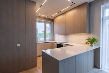 baldų gamyba, individualus užsakymas, baldai, virtuvės baldai, minimalistinis dizainas, virtuvė be rankenėlių