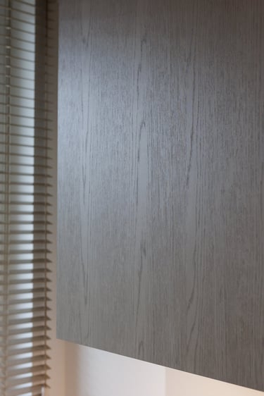 baldų gamyba tamsaus medžio fasadas medžio tekstūra