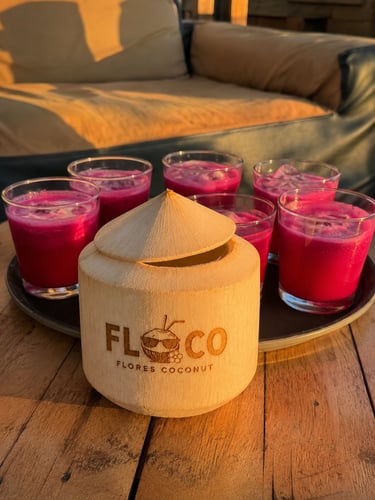 Welcome drink kelapa muda FloCo di hotel
