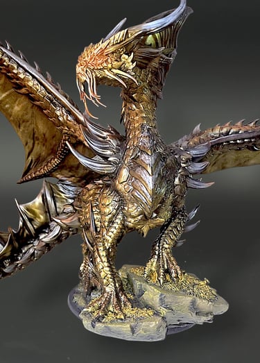 Escultura artesanal de dragón modelada y pintada a mano
