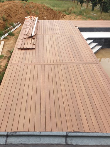 Terrasse en bois exotique
