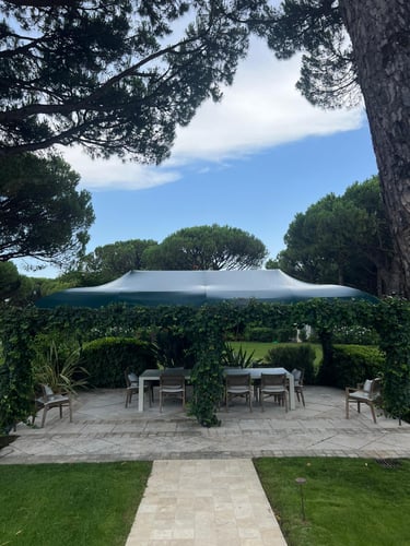 Toile sur mesure sur pergola 