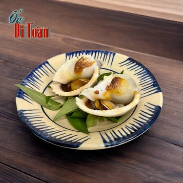 Ốc tỏi nướng mắm nhĩ tại Ốc Dì Toàn - quán ốc ngon Sài Gòn