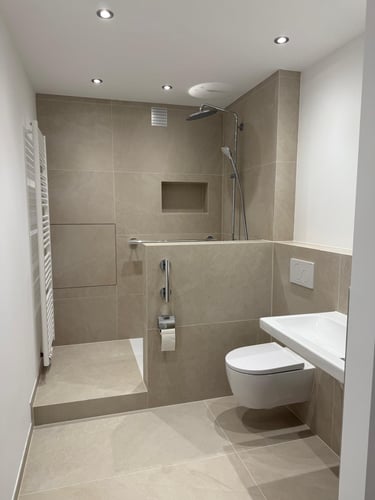 bad sanierung elektrik wohnung duschen waschbecken licht spotlight