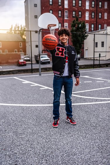 Lancaster PA senior picture photographer. Senior pictures with a basketball