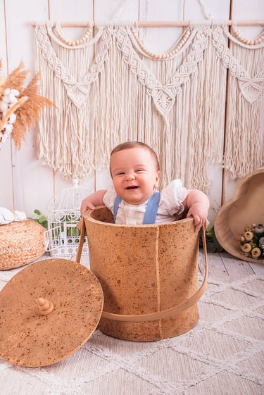 Sesión de seguimiento infantil en estudio con un estilo muy natural realizado en Almendralejo por Amélie Art.