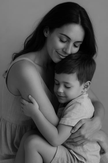 madre e hijo abrazados