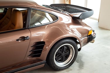 Porsche 930 Turbo rear vents