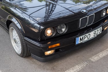 BMW E30 318i Touring Design Edition