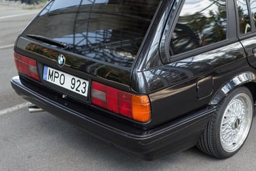 BMW E30 318i Touring Design Edition interior