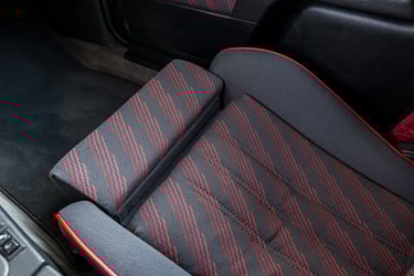 BMW E30 318i Touring Design Edition