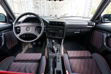 BMW E30 318i Touring Design Edition interior