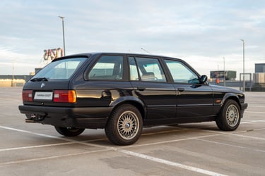 BMW E30 Touring Design Edition