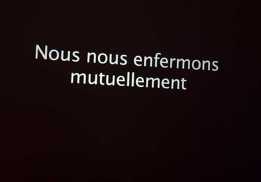 Carton : Nous nous enfermons mutuellement | Les Camps de l'Amor | David Noir | Photo Karine Lhémon