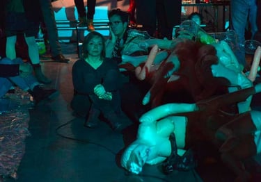 Valérie Brancq et Mathieu Huot au milieu des poupées | Les Camps de l'Amor | David Noir | Photo Karine Lhémon