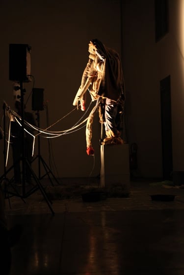 Le masque Ulin inerte et vu de profil | Photo Bernard Bousquet