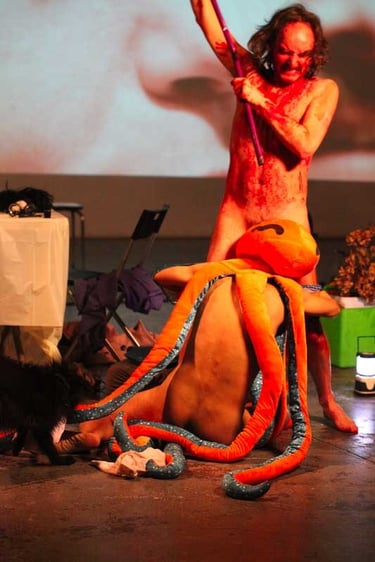 Adrien harponne David en poulpe | Mobil'Homme | David Noir | Photo Bernard Bousquet