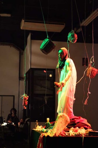 David Noir portant une cagoule en cotte de maille | Permission refusée | David Noir | Photo Bernard Bousquet