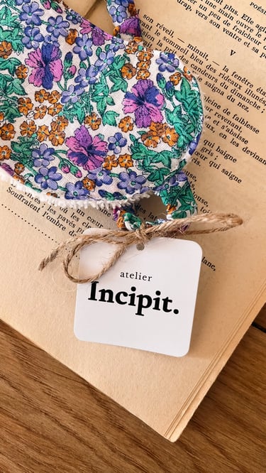 Masque de sommeil en tissu fleuri upcyclé