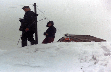 Octon bus shelter under snow