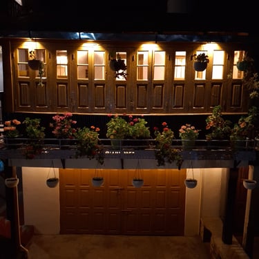 Cafe Baakhli night view from outside