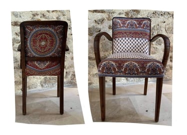 Rénovation d’un fauteuil bridge tapissé avec des tentures murales indiennes pour un style unique.