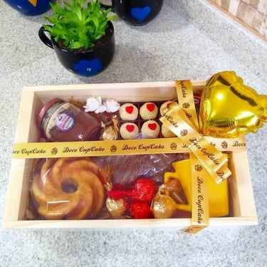 cesta personalizada com produtos artesanais