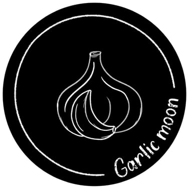 Juodasis česnakas. Fermentuotas | Garlic moon logo