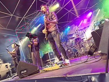 Pytom Cover Band on stage