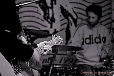 Pytom on stage, Blues bar
