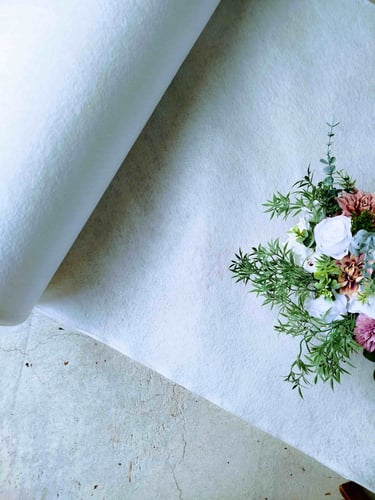 fehér bevonulószőnyeg