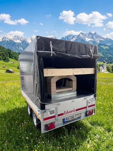 Mobiler Pizzaanhänger im bayerischer Alpenkulisse