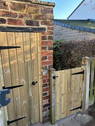 shed door fitting Halifax stag carpentry