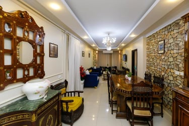 In comparison to larger hotels, the Diamond Pyramids View Inn emphasizes quality over quantity.