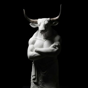 "Le minotaure", sculpture du minotaure en pierre de Berti par le sculpteur Herrel