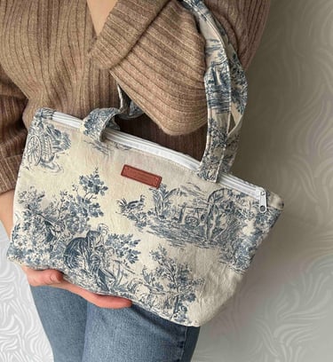 Sac cabas en toile de Jouy bleue fait main, avec fermeture éclair et motif champêtre