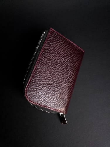 Grained bulgurdy L-shape leather wallet