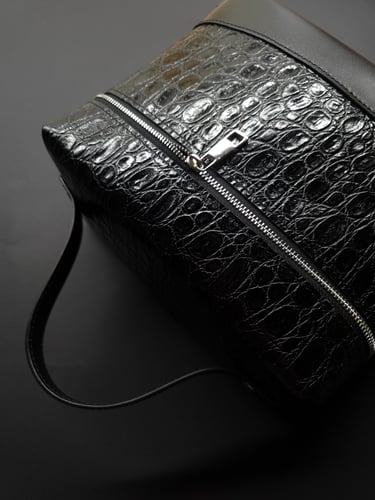 Box shape black purse