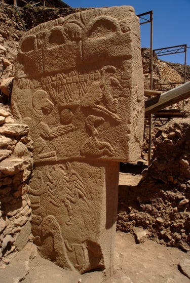 gobeklitepe T shaped monoliths and animal figures