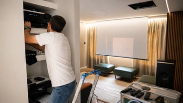 Installation cinéma son réseau sur mesure technicien audio video neuilly