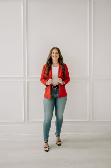 Professional home organizer helping clients organize their homes